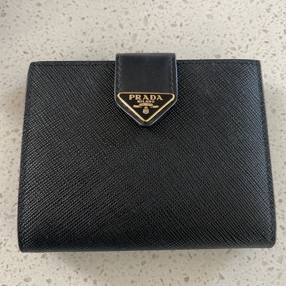 Prada saffiano leather wallet black